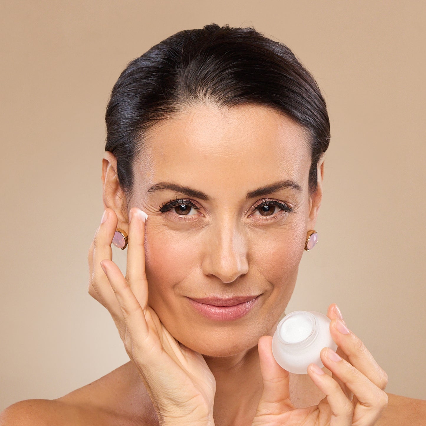 Crema anti-envejecimiento para ojos